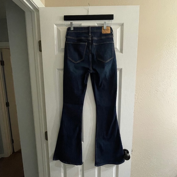 Hollister “Curvy High Rise Vintage Flare” Jeans — Size 26 - Picture 2 of 4
